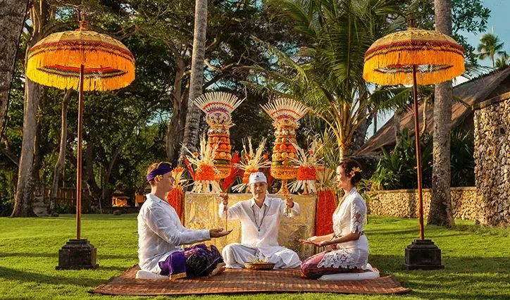 Renewal of Vows Experience at 5 Star Luxury Beach Resort The Oberoi Bali