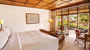 Luxury Lanai Ocean View Room at 5 Star Beach Resort The Oberoi Bali