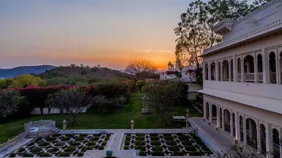 udaivilas-gallery-featured-12-herb-garden-sunset-view-724x407