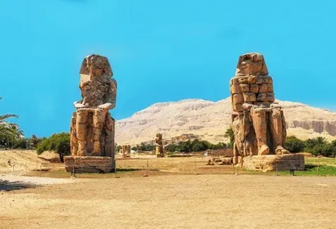 The Colossi of Memnon, Zahra